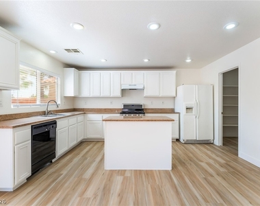 8240 Calico Wind Street - Photo Thumbnail 7