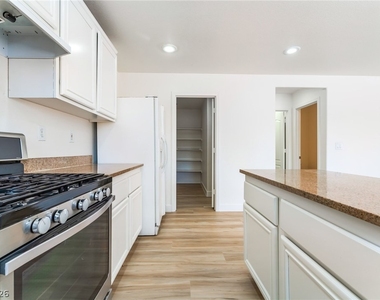 8240 Calico Wind Street - Photo Thumbnail 10