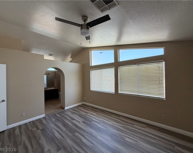 852 Celebration Drive - Photo Thumbnail 26