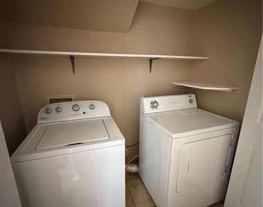 852 Celebration Drive - Photo Thumbnail 23