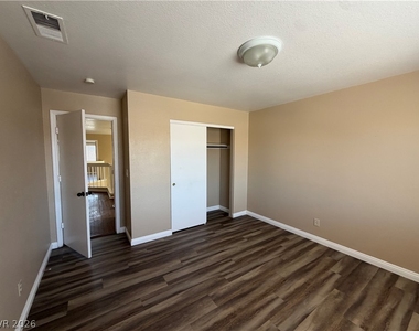 852 Celebration Drive - Photo Thumbnail 35