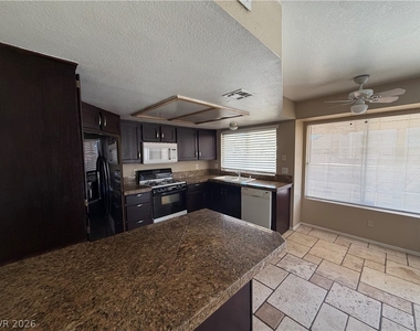 852 Celebration Drive - Photo Thumbnail 16