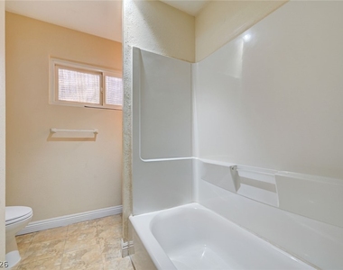 3917 W Oakey Boulevard - Photo Thumbnail 22