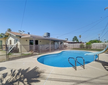 3917 W Oakey Boulevard - Photo Thumbnail 31