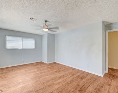 3917 W Oakey Boulevard - Photo Thumbnail 14