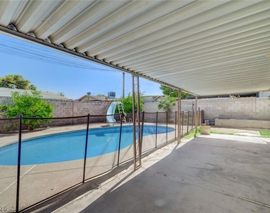 3917 W Oakey Boulevard - Photo Thumbnail 28