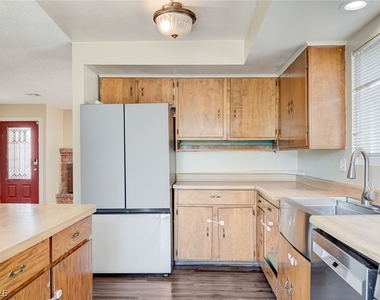 3917 W Oakey Boulevard - Photo Thumbnail 12
