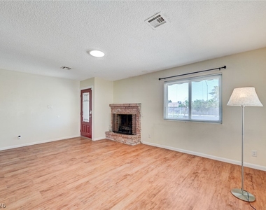 3917 W Oakey Boulevard - Photo Thumbnail 6
