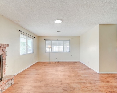 3917 W Oakey Boulevard - Photo Thumbnail 5