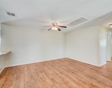 3917 W Oakey Boulevard - Photo Thumbnail 2
