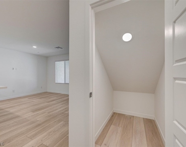 10772 Paget Court - Photo Thumbnail 13