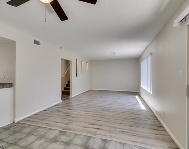 784 Anne Lane - Photo Thumbnail 12