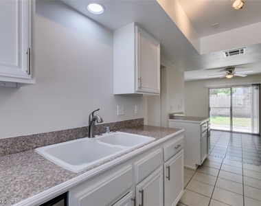 784 Anne Lane - Photo Thumbnail 20