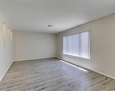 784 Anne Lane - Photo Thumbnail 13