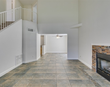 200 Luninborg Street - Photo Thumbnail 8