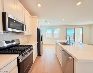 1450 Great Snipe Avenue - Photo Thumbnail 6