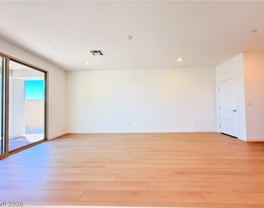 1450 Great Snipe Avenue - Photo Thumbnail 7