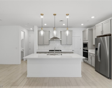 11403 Ethereal Landing Avenue - Photo Thumbnail 8