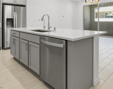 11403 Ethereal Landing Avenue - Photo Thumbnail 17