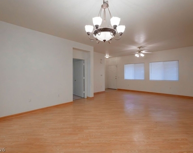 2153 Jasper Bluff Street - Photo Thumbnail 5