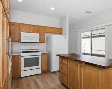 3632 Carisbrook Drive - Photo Thumbnail 8