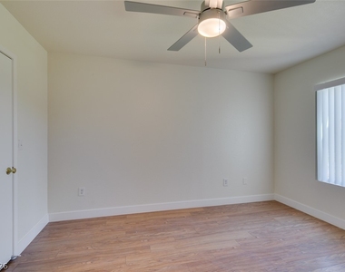 6650 W Warm Springs Road - Photo Thumbnail 21