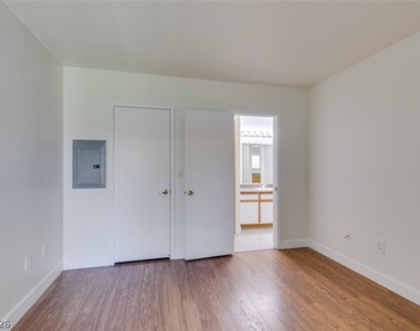 6650 W Warm Springs Road - Photo Thumbnail 16