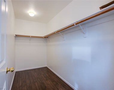 6429 Corrie Canyon Street - Photo Thumbnail 8