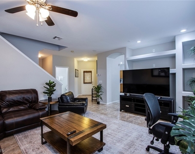 6429 Corrie Canyon Street - Photo Thumbnail 24