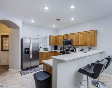 6429 Corrie Canyon Street - Photo Thumbnail 28