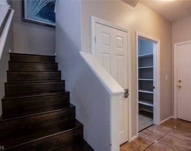 6429 Corrie Canyon Street - Photo Thumbnail 20