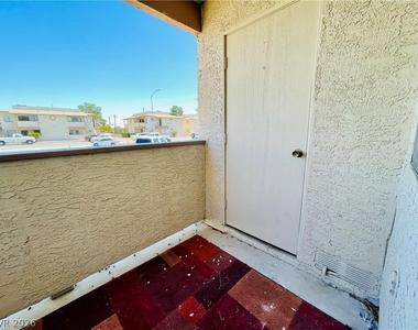 3716 Snorkel Circle - Photo Thumbnail 7
