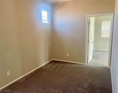 8365 S Pioneer Way - Photo Thumbnail 19