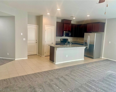 8365 S Pioneer Way - Photo Thumbnail 5
