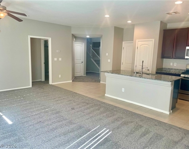 8365 S Pioneer Way - Photo Thumbnail 4