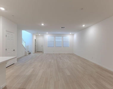 104 Hornbeck Lane - Photo Thumbnail 2