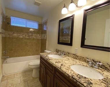 8111 Cimarron Meadows Way - Photo Thumbnail 16