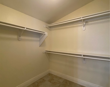 8111 Cimarron Meadows Way - Photo Thumbnail 13