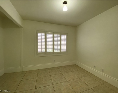 8111 Cimarron Meadows Way - Photo Thumbnail 11