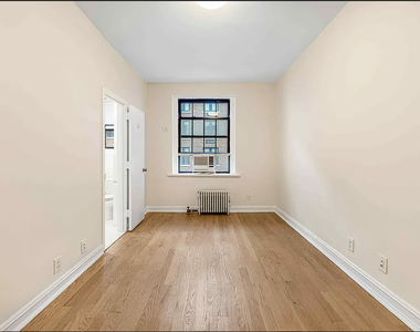  East 63rd Street - Photo Thumbnail 3