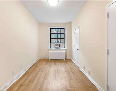  East 63rd Street - Photo Thumbnail 6
