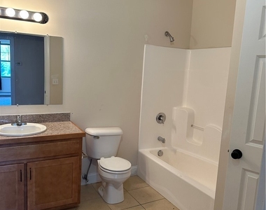 617 E Hiawatha Boulevard - Photo Thumbnail 7