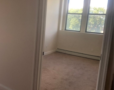 617 E Hiawatha Boulevard - Photo Thumbnail 5