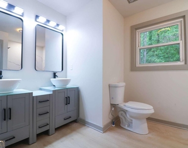 4396 Greenleaf Circle - Photo Thumbnail 9