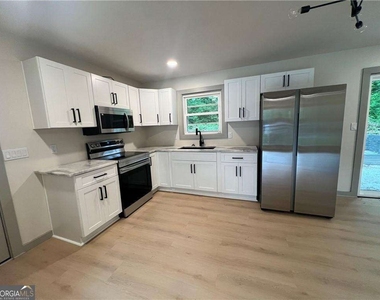4396 Greenleaf Circle - Photo Thumbnail 4
