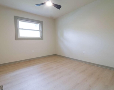4396 Greenleaf Circle - Photo Thumbnail 18