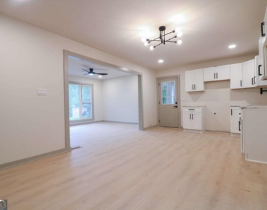 4396 Greenleaf Circle - Photo Thumbnail 6