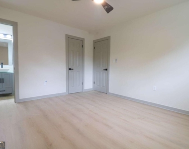 4396 Greenleaf Circle - Photo Thumbnail 16