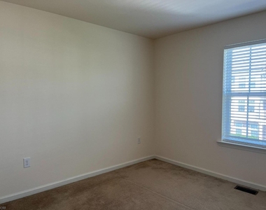 20 Autumn Ln - Photo Thumbnail 11