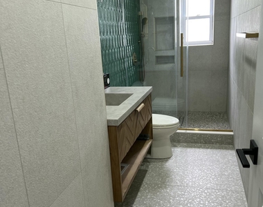 1202 Thomas Avenue - Photo Thumbnail 1